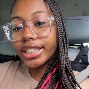 Meet your Posher, Markicha